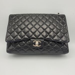 ✨ CHANEL Classic Double Flap Bag Black Lambskin / Silver-Tone Hardware✨